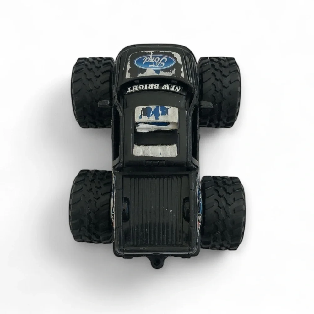 🎁HOT WHEEL ASSORTED TRUCKS 4 PCS SET